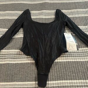 NWT Lululemon Women’s XS Wundermust black Bodysuit thong back